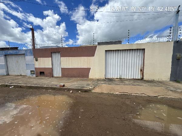 RUA HUMMER, N. 250, LT 16 QD 33