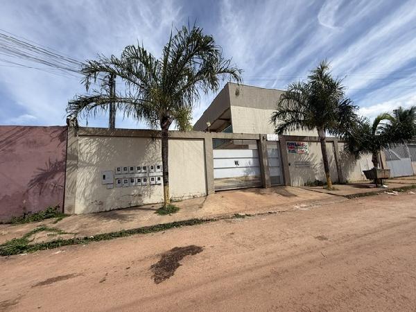 QUADRA A-18, N. 16, Apto 205, RUA 16 01PAV