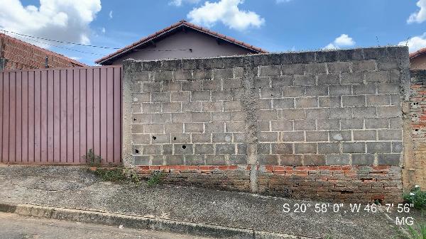 RUA MARIA TEREZINHA DE OLIVEIRA ANDRADE, N. 750,