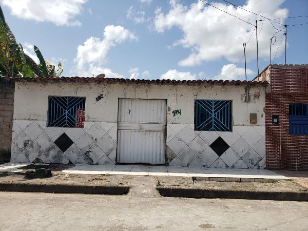 RUA BERENICE OLIVIA DOS SANTOS, N. 24, QD C LT 24