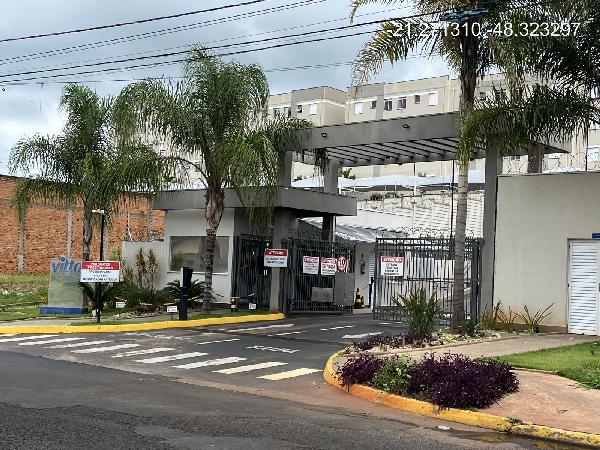 AVENIDA CARLOS BERCHIERI, N. 2338, Apto 32, TR 01