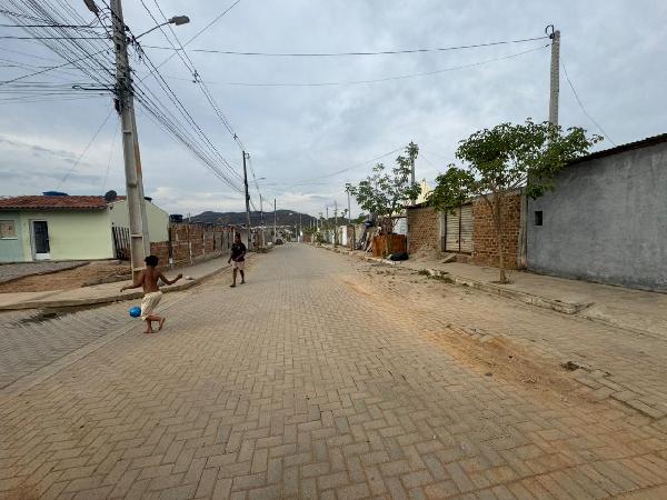 RUA PROFESSORA CREMILDA XAVIER DE SOUZA, N. 295, LT 35 QD 46